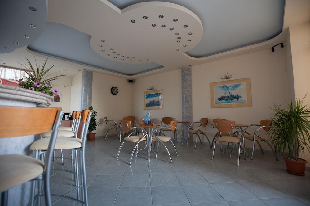 Cosmi Apts Gouves By Estia Exterior foto